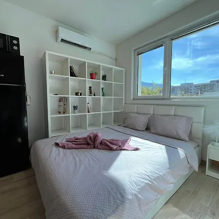 Sao Paolo Warm And Cosy In Lively District By Bulgarianhomes Daire Sofya