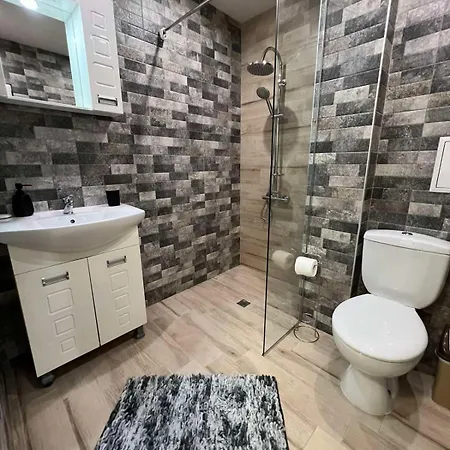Sao Paolo Warm And Cosy In Lively District By Bulgarianhomes Sofya